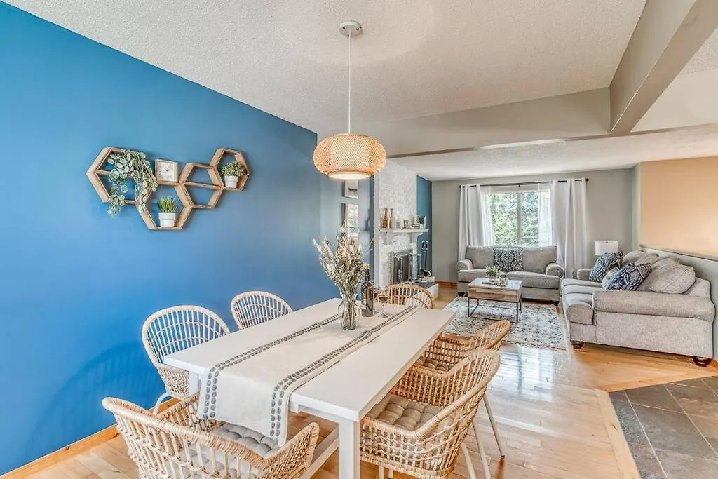 Boho Retreat W/King Bed On Bow River Pathway カルガリー 0*,  カナダ